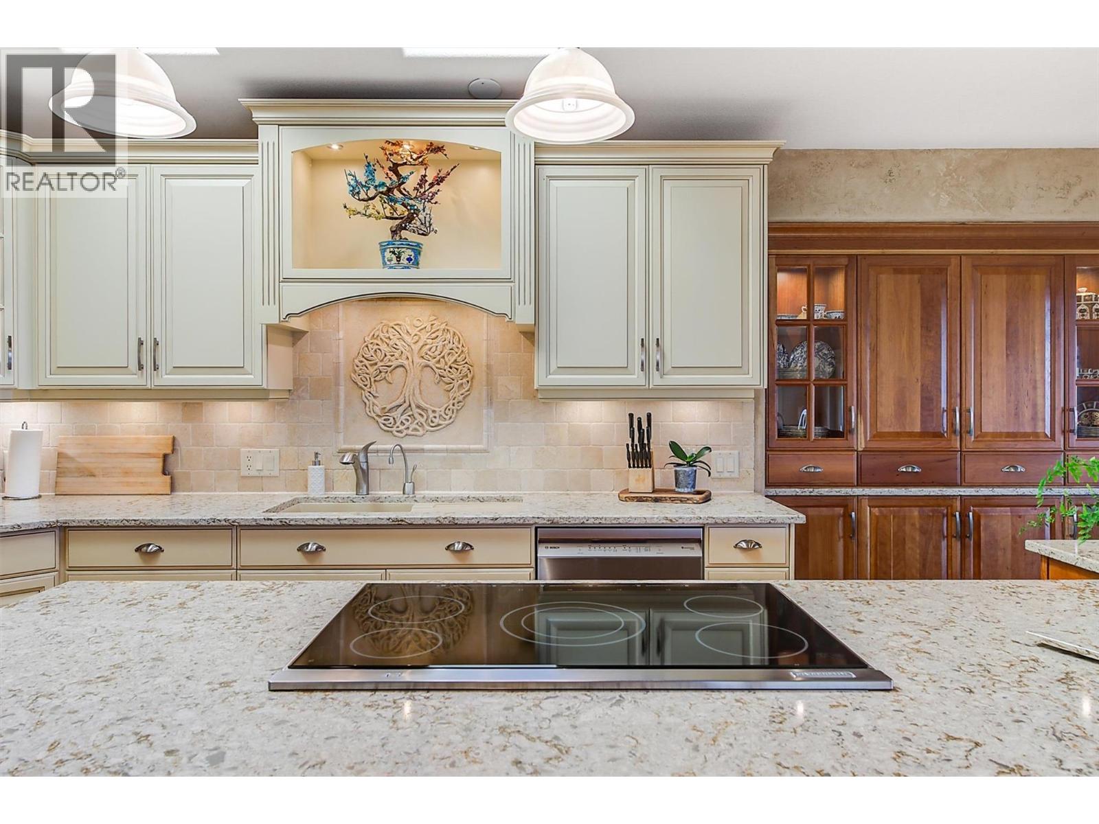  3275 Merlot Court, West Kelowna