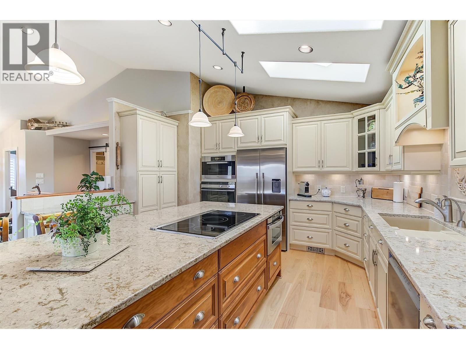  3275 Merlot Court, West Kelowna