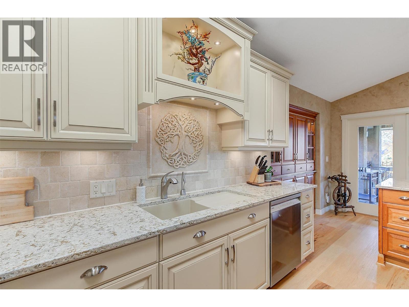  3275 Merlot Court, West Kelowna