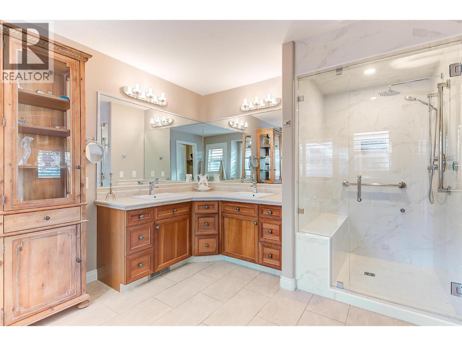  3275 Merlot Court, West Kelowna