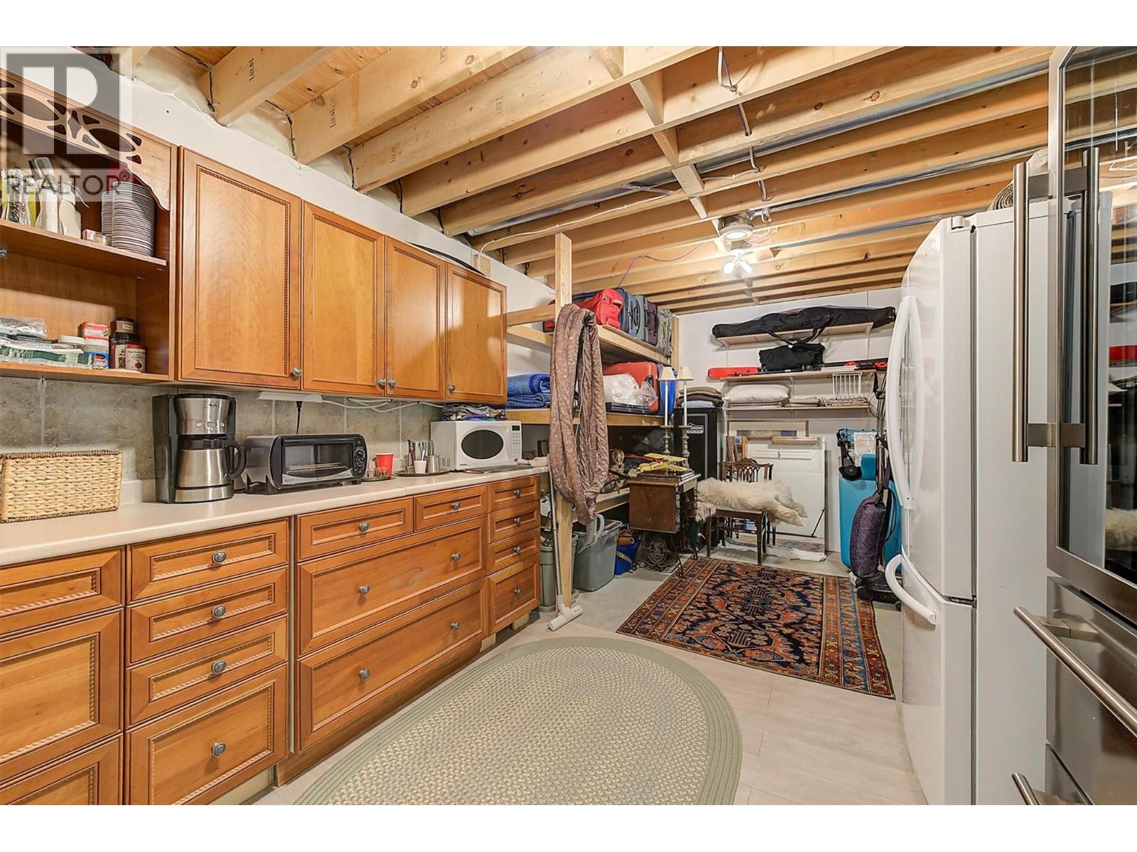  3275 Merlot Court, West Kelowna