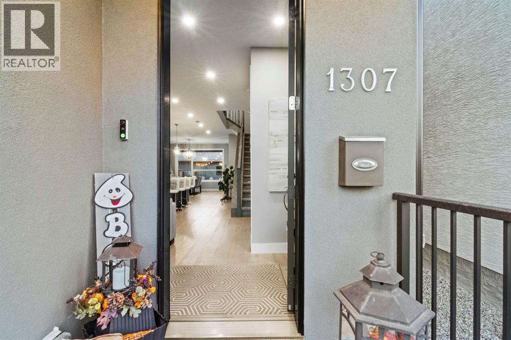 Single Family House for Sale in   Avenue NW Capitol Hill Calgary 