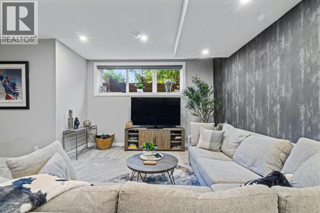 Single Family House for Sale in   Avenue NW Capitol Hill Calgary 