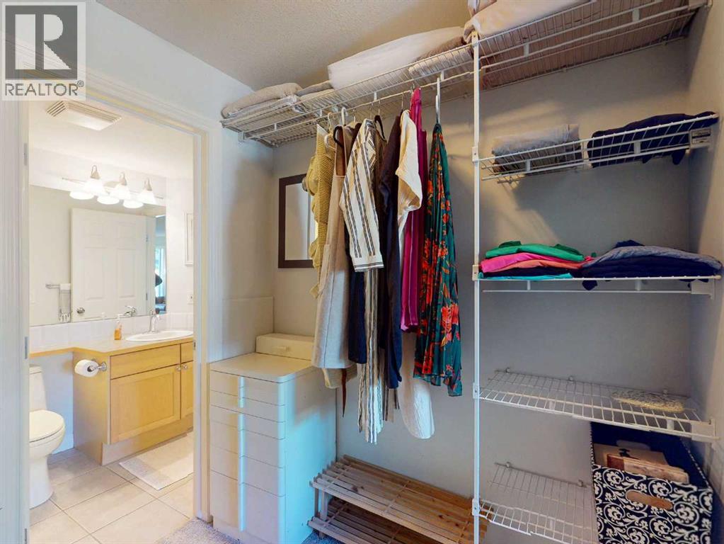 Single Family House for Sale in    Avenue NE Crescent Heights Calgary 