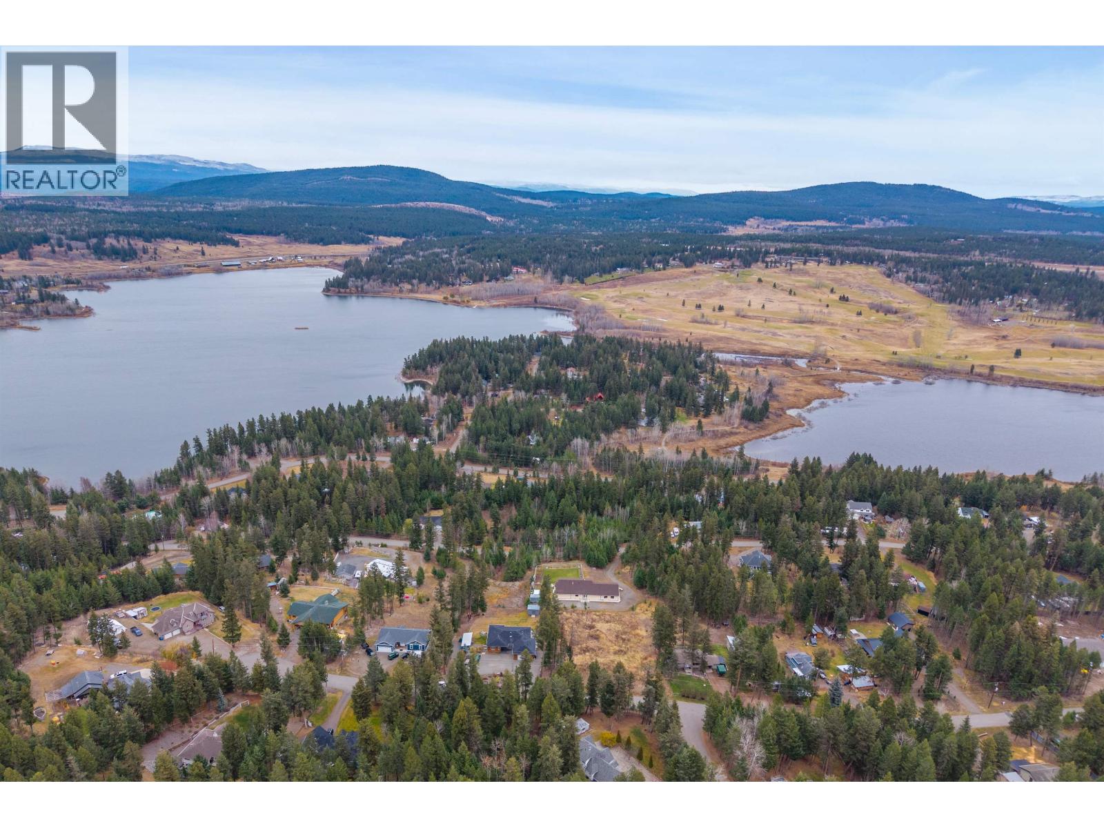 4867 TATTERSFIELD PLACE - Photo 4 of 26, 108 Mile Ranch, British Columbia