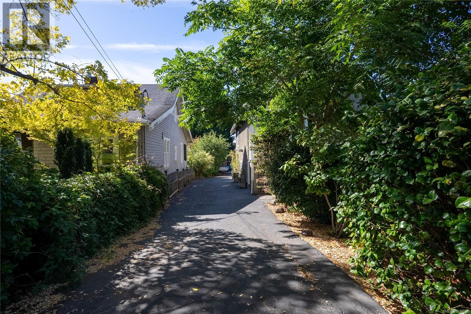  2730 Blackwood Street, Victoria