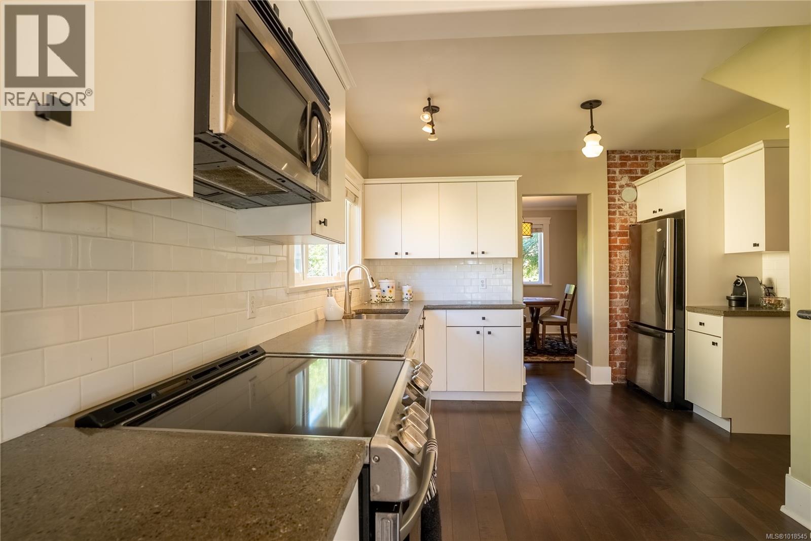  2730 Blackwood Street, Victoria