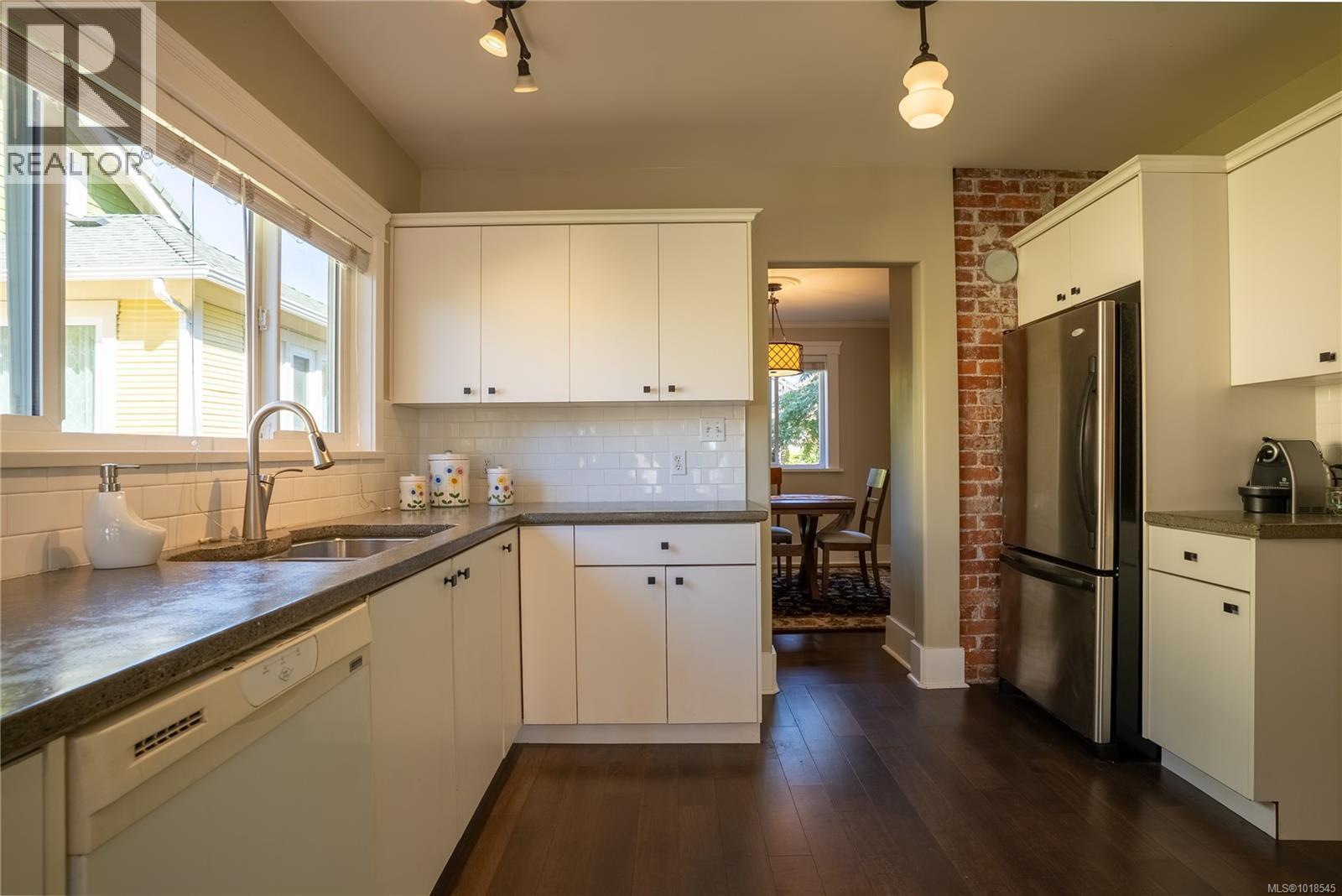  2730 Blackwood Street, Victoria