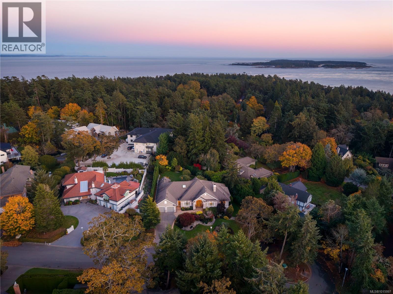 3721 Arbutus Ridge, Saanich