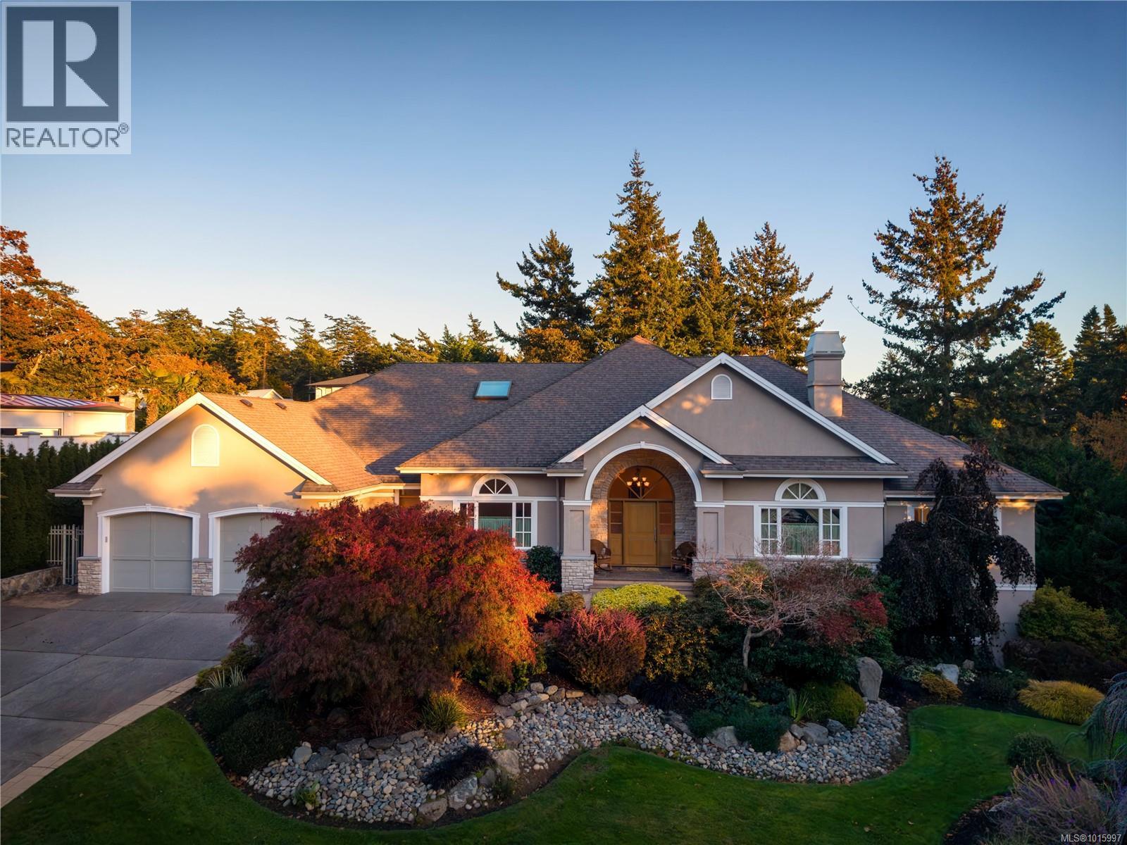 3721 Arbutus Ridge, Saanich