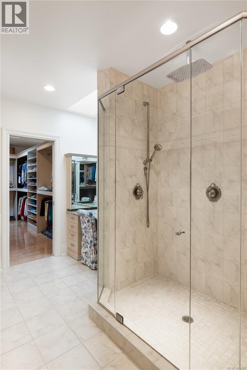 3721 Arbutus Ridge, Saanich