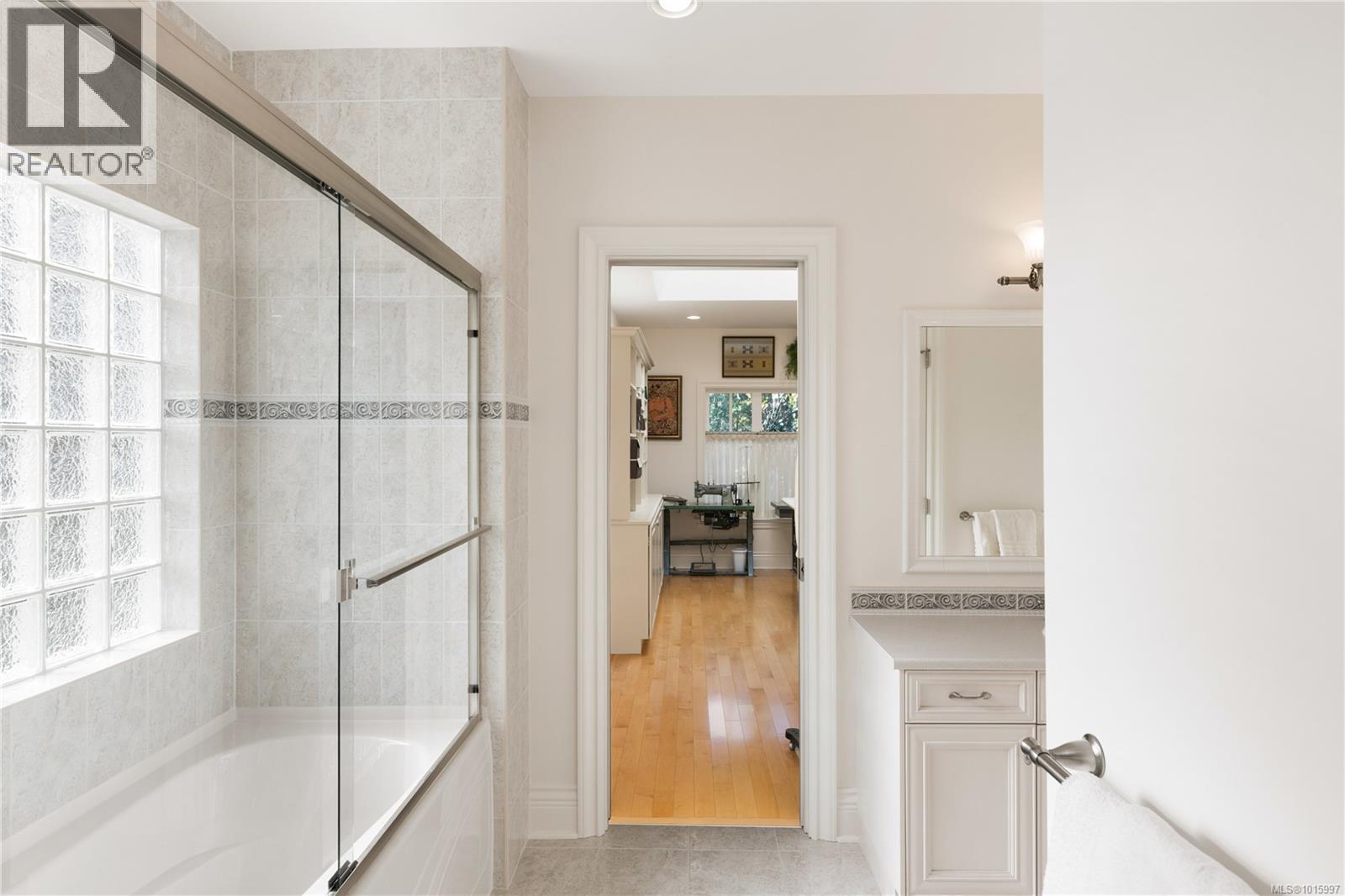 3721 Arbutus Ridge, Saanich