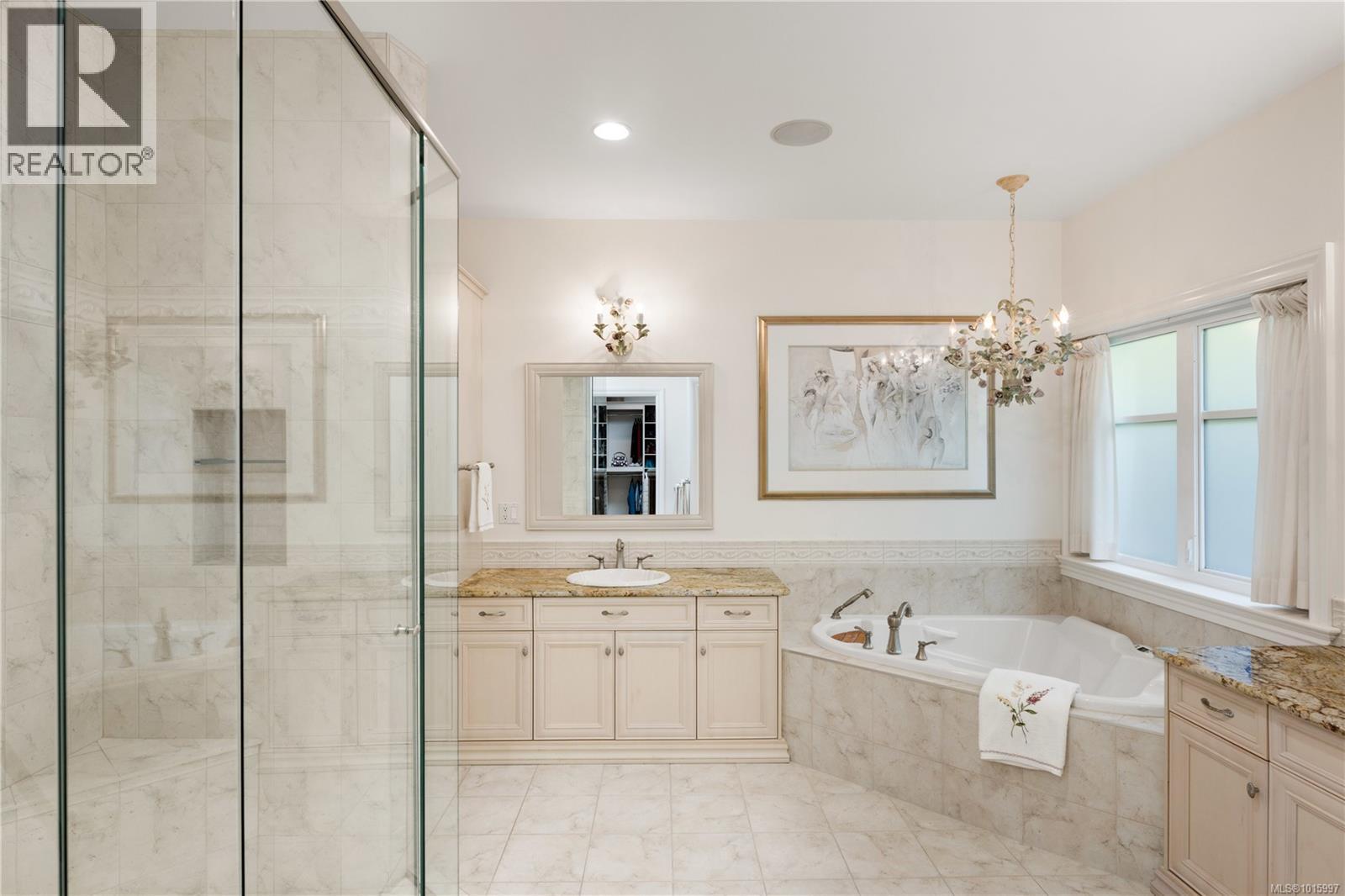 3721 Arbutus Ridge, Saanich