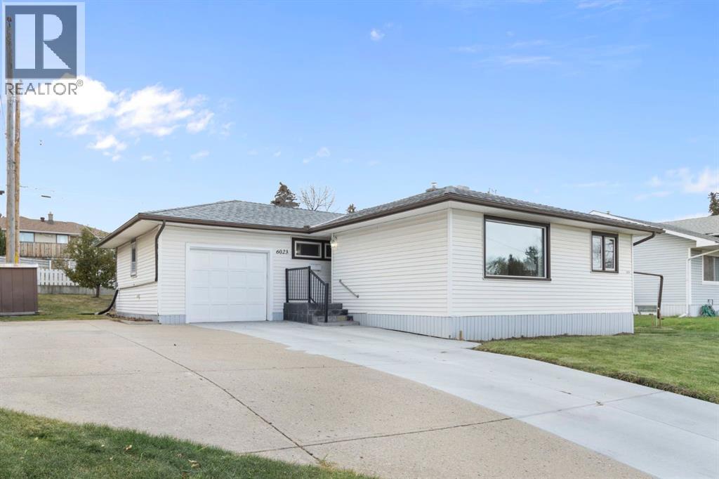 Single Family House Bungalow for Sale in  Thornbank Drive Thorncliffe Calgary 