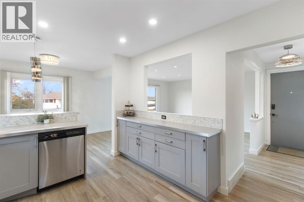 Single Family House Bungalow for Sale in  Thornbank Drive Thorncliffe Calgary 