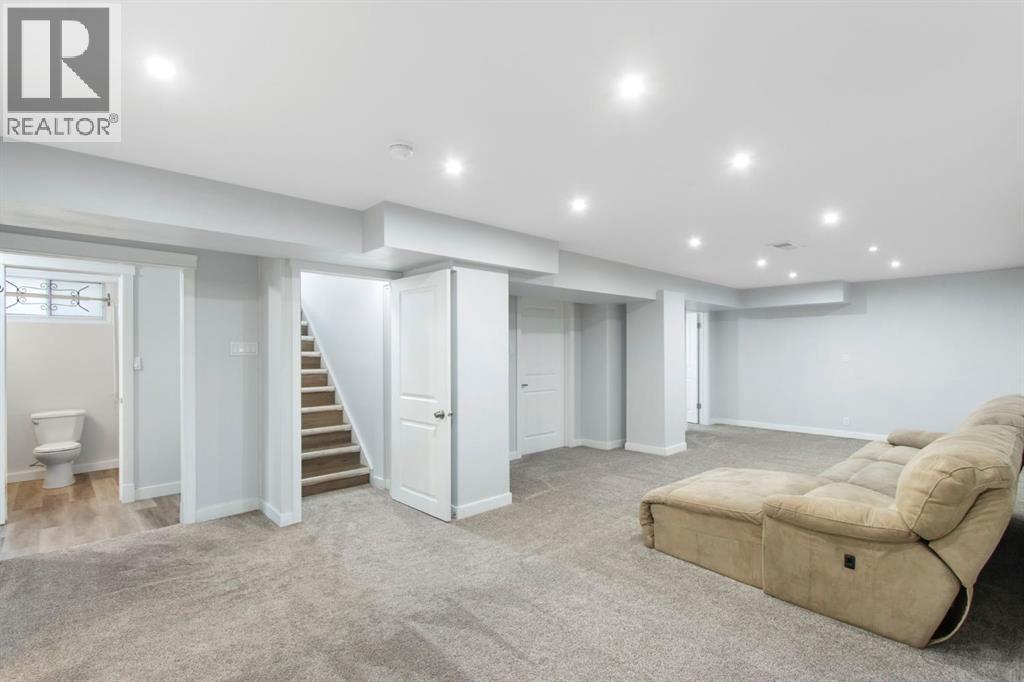 Single Family House Bungalow for Sale in  Thornbank Drive Thorncliffe Calgary 