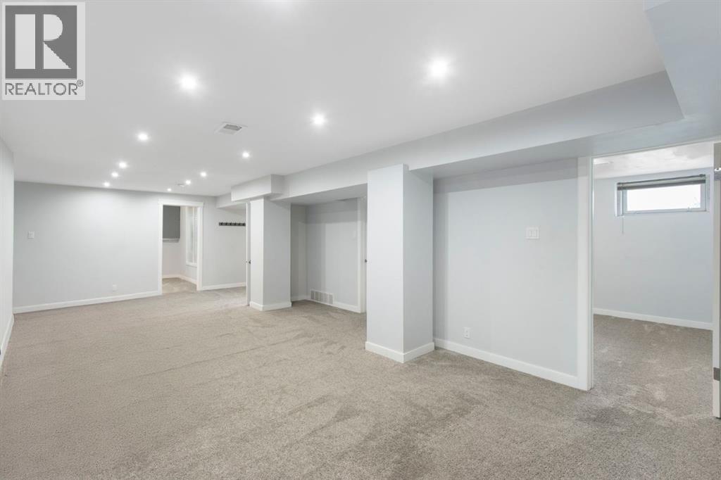 Single Family House Bungalow for Sale in  Thornbank Drive Thorncliffe Calgary 