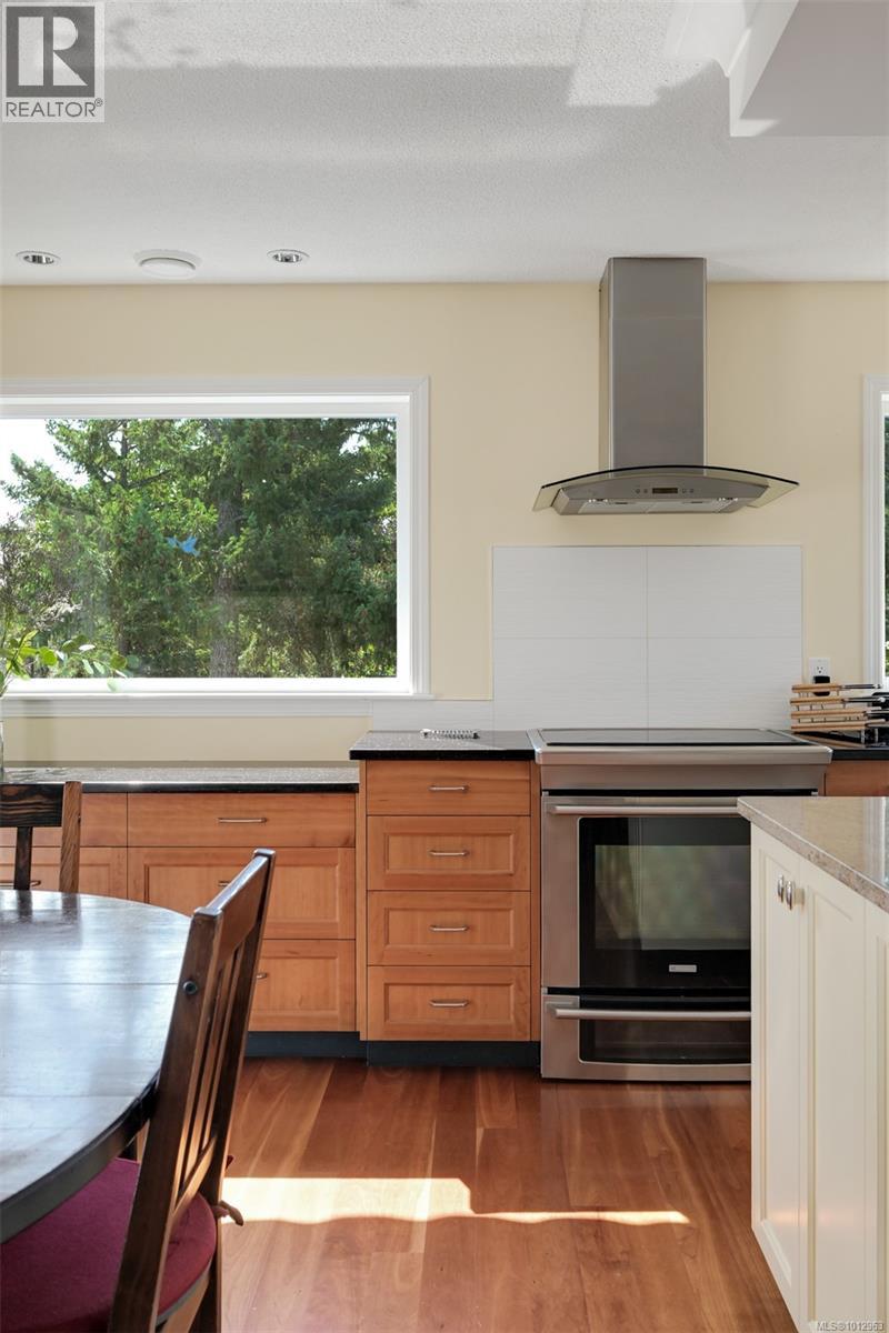  4801 Excelsior Road, Saanich