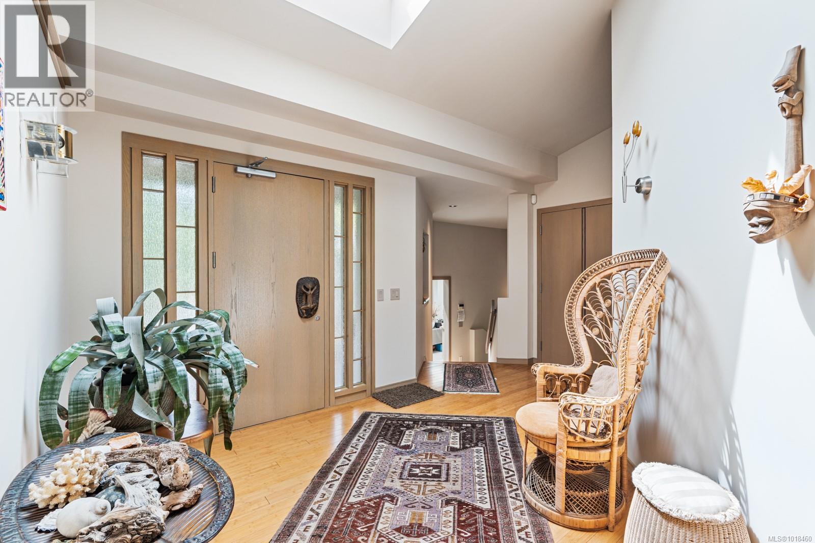 11406 Sycamore Dr, North Saanich