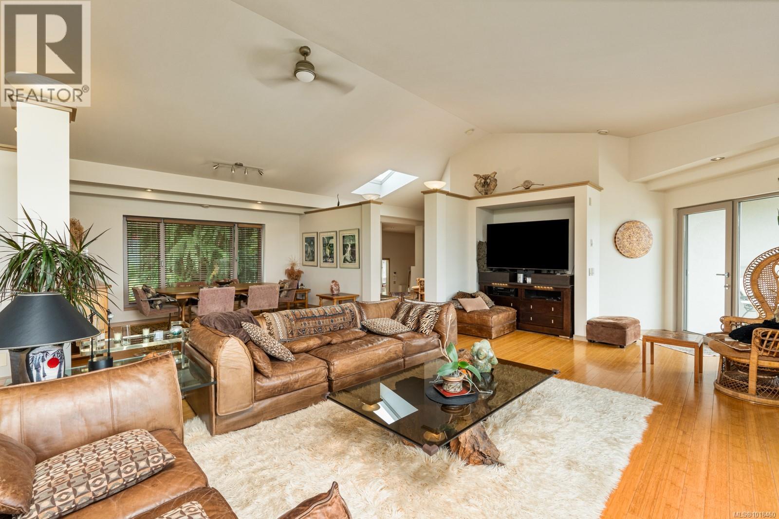 11406 Sycamore Dr, North Saanich