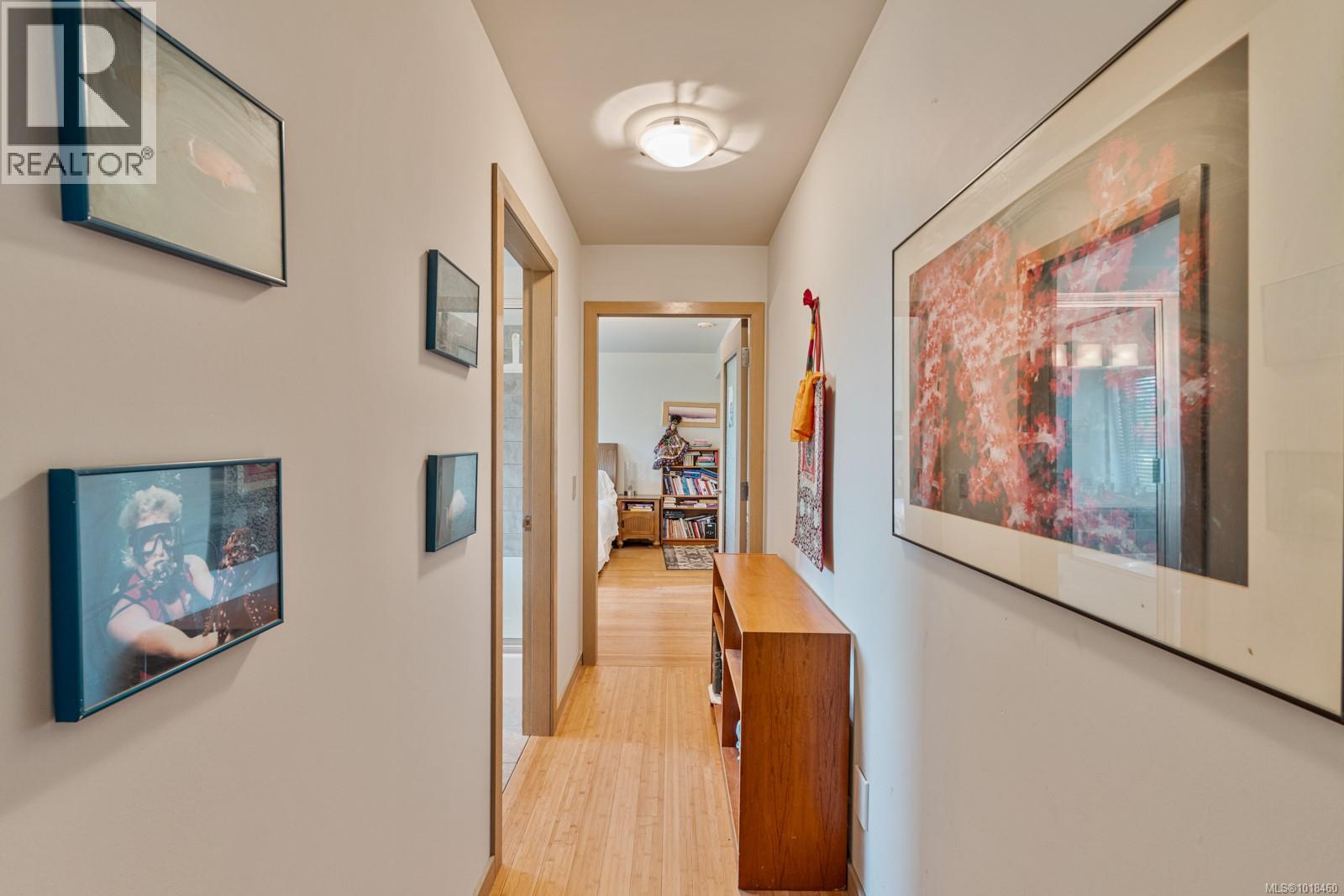 11406 Sycamore Dr, North Saanich