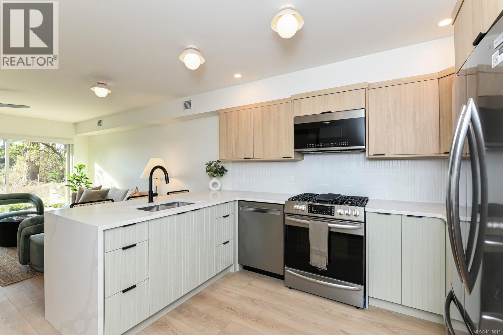 #211 4305 SHINGLE SPIT RD - 34