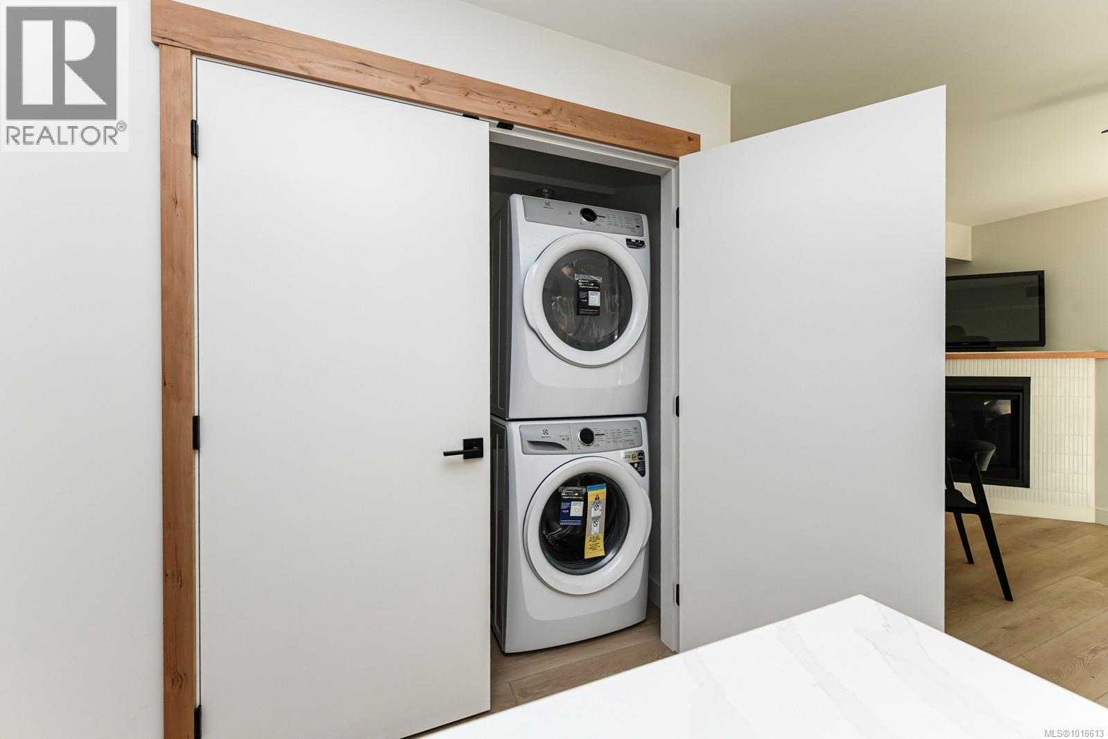 #211 4305 SHINGLE SPIT RD - 48