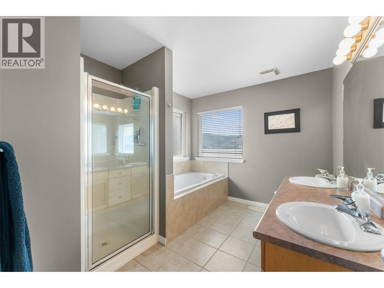  1395 Gregory Road, West Kelowna