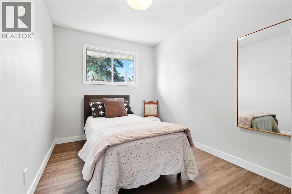 Single Family House Bungalow for Sale in  Worcester Drive SW Wildwood Calgary 