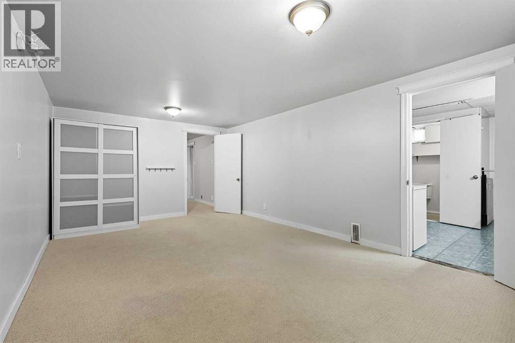 Single Family House Bungalow for Sale in  Worcester Drive SW Wildwood Calgary 