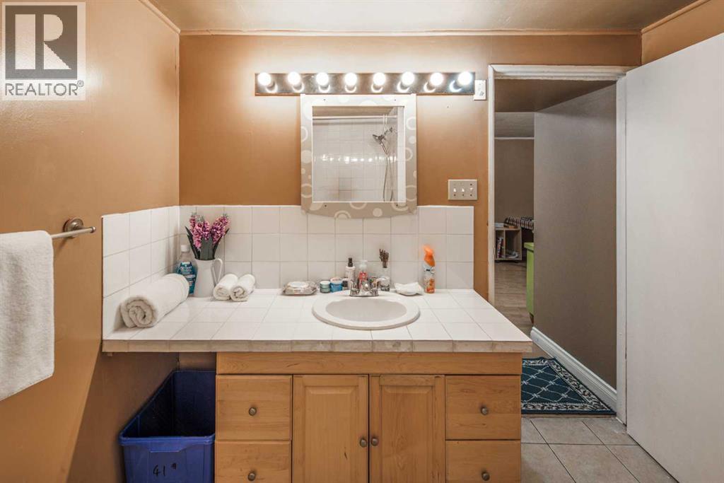 Single Family House Bungalow for Sale in  Shawmeadows Crescent SW Shawnessy Calgary 