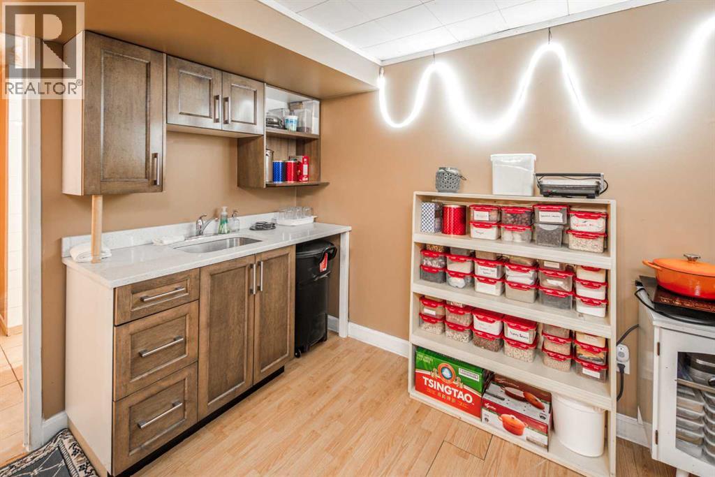 Single Family House Bungalow for Sale in  Shawmeadows Crescent SW Shawnessy Calgary 