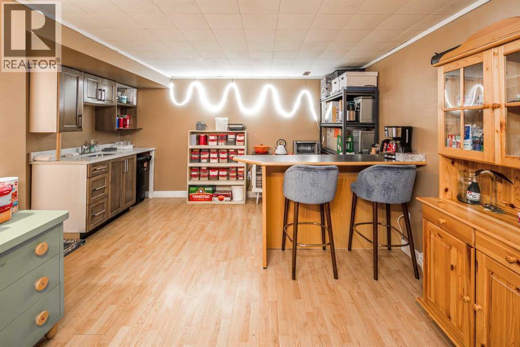 Single Family House Bungalow for Sale in  Shawmeadows Crescent SW Shawnessy Calgary 