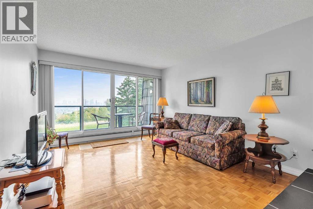 Single Family House for Sale in   Cedar Crescent SW Spruce Cliff Calgary 