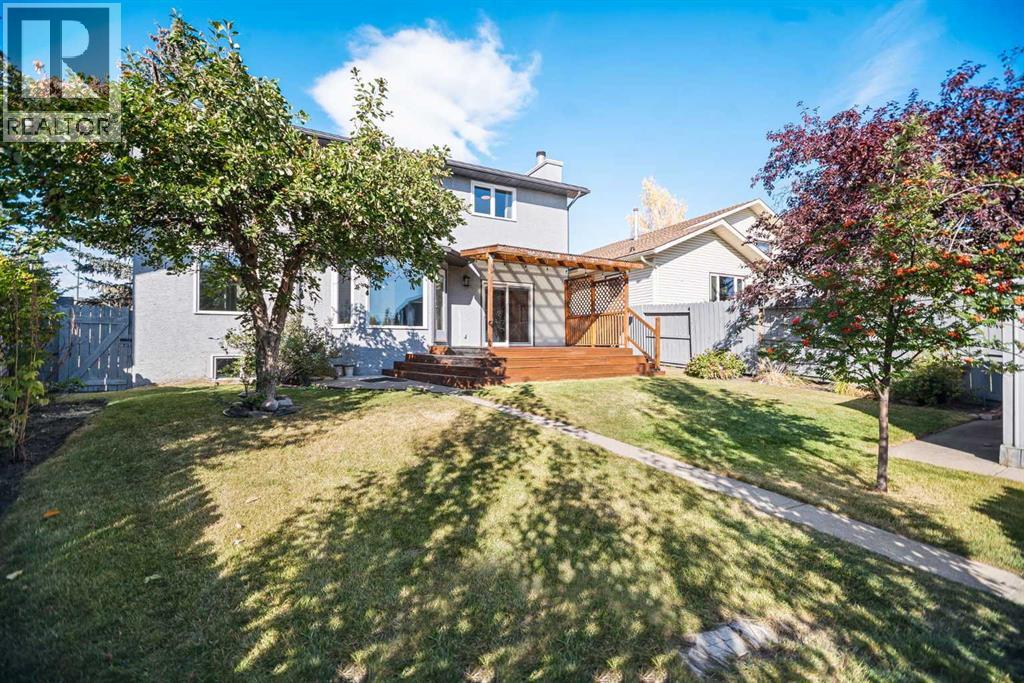 Single Family House for Sale in  Wood Valley Drive SW Woodbine Calgary 