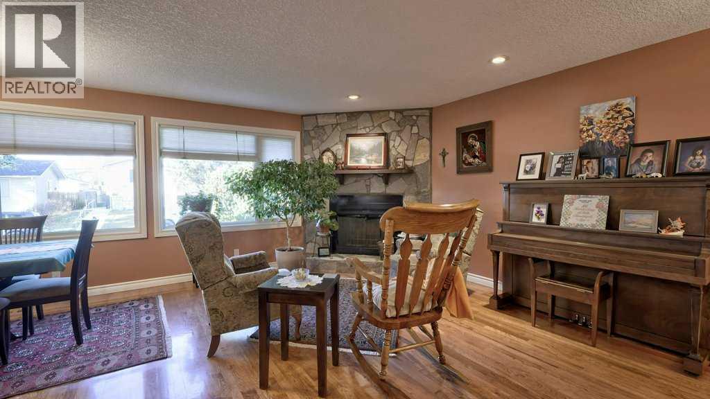 Single Family House 3 Level for Sale in  Penbrooke Way SE Penbrooke Meadows Calgary 