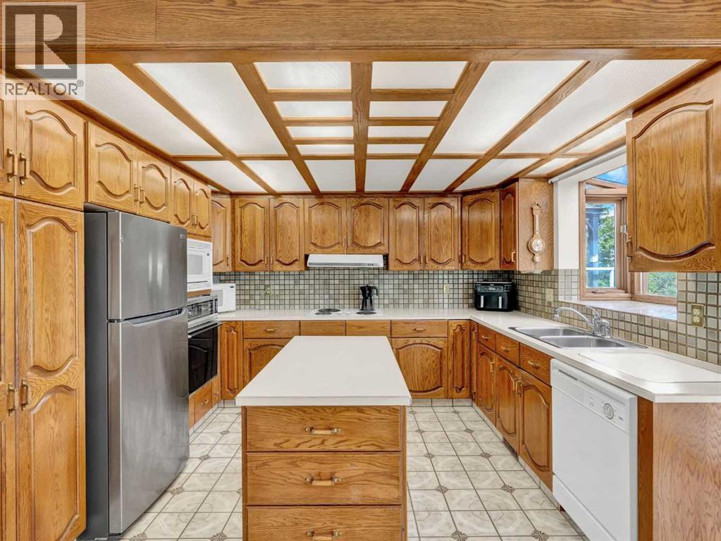 Single Family House for Sale in  Hawkcliff Way NW Hawkwood Calgary 