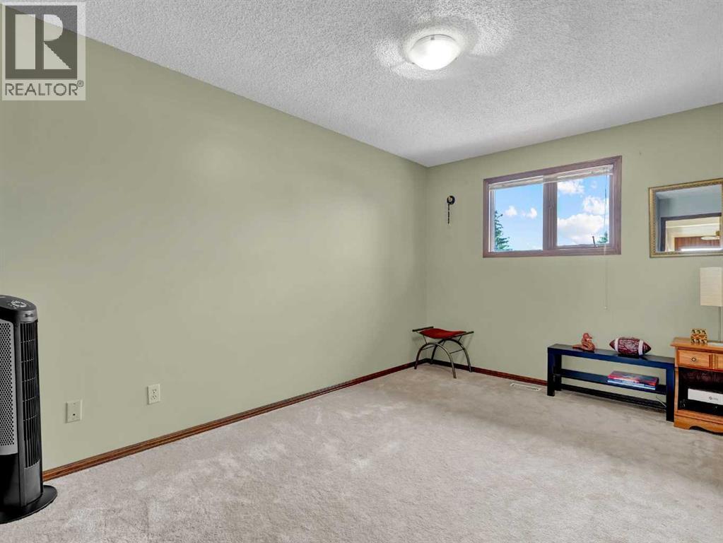 Single Family House for Sale in  Hawkcliff Way NW Hawkwood Calgary 