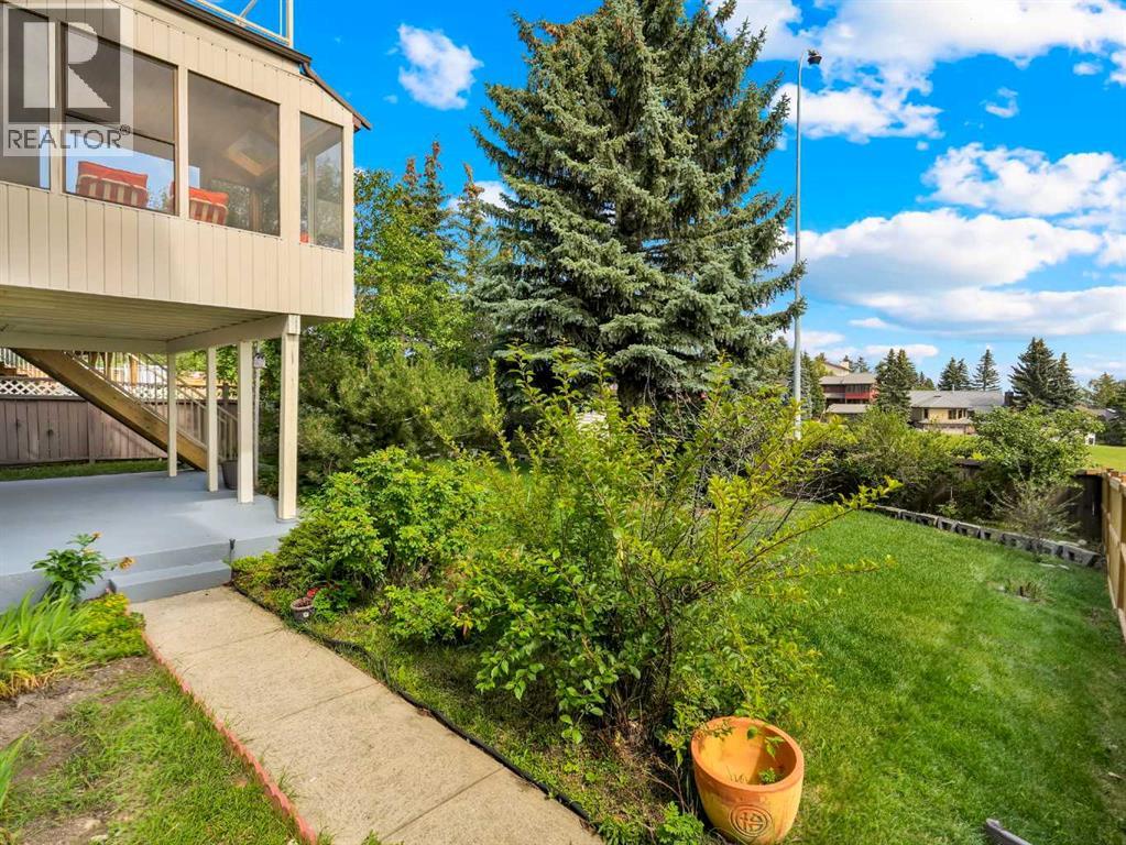 Single Family House for Sale in  Hawkcliff Way NW Hawkwood Calgary 