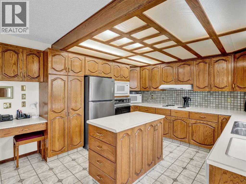 Single Family House for Sale in  Hawkcliff Way NW Hawkwood Calgary 