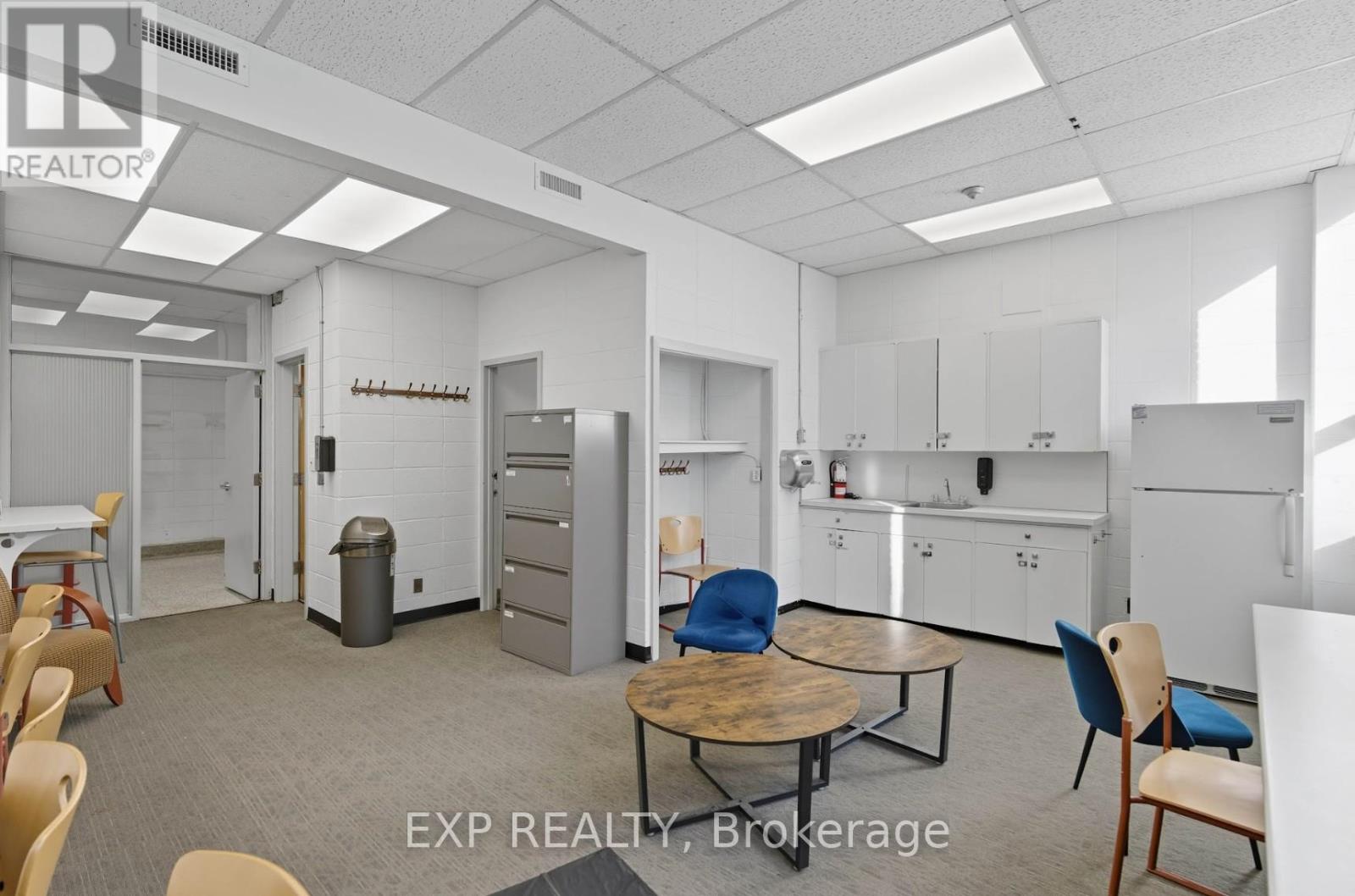 Institutional Special Purpose for Rent in Ottawa – 2ND & 3RD FLOOR – 641 SLADEN AVENUE, Ottawa – MLS# X12496692 - Image 22