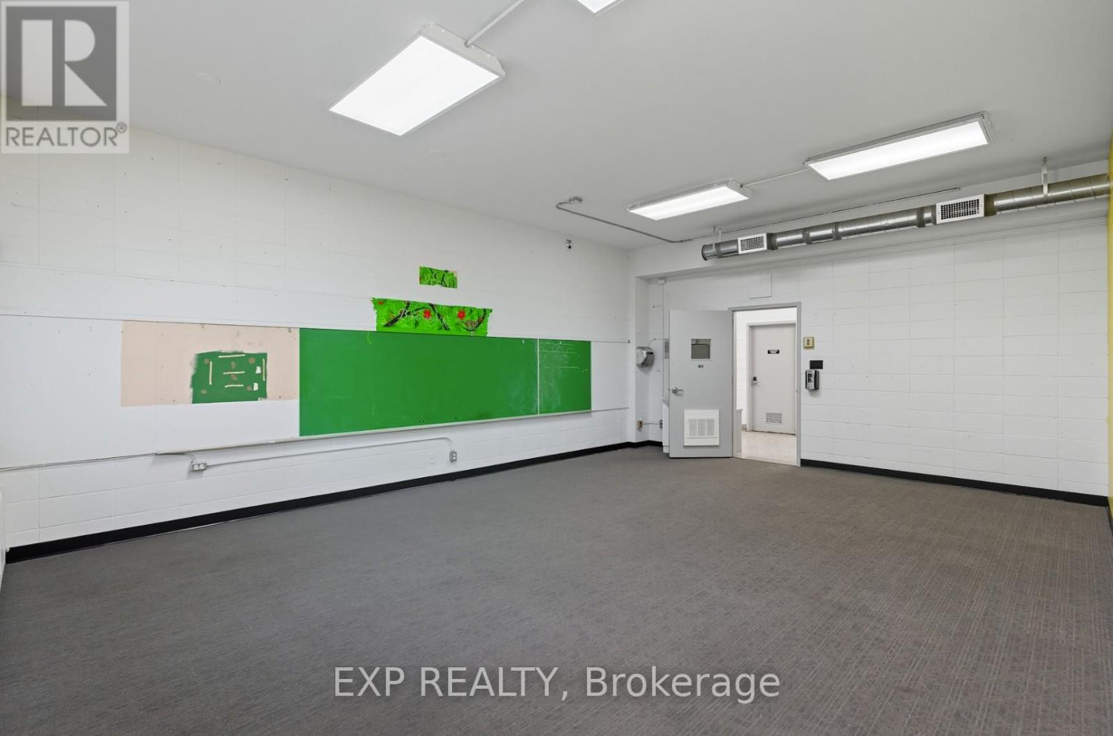 Institutional Special Purpose for Rent in Ottawa – 2ND & 3RD FLOOR – 641 SLADEN AVENUE, Ottawa – MLS# X12496692 - Image 30