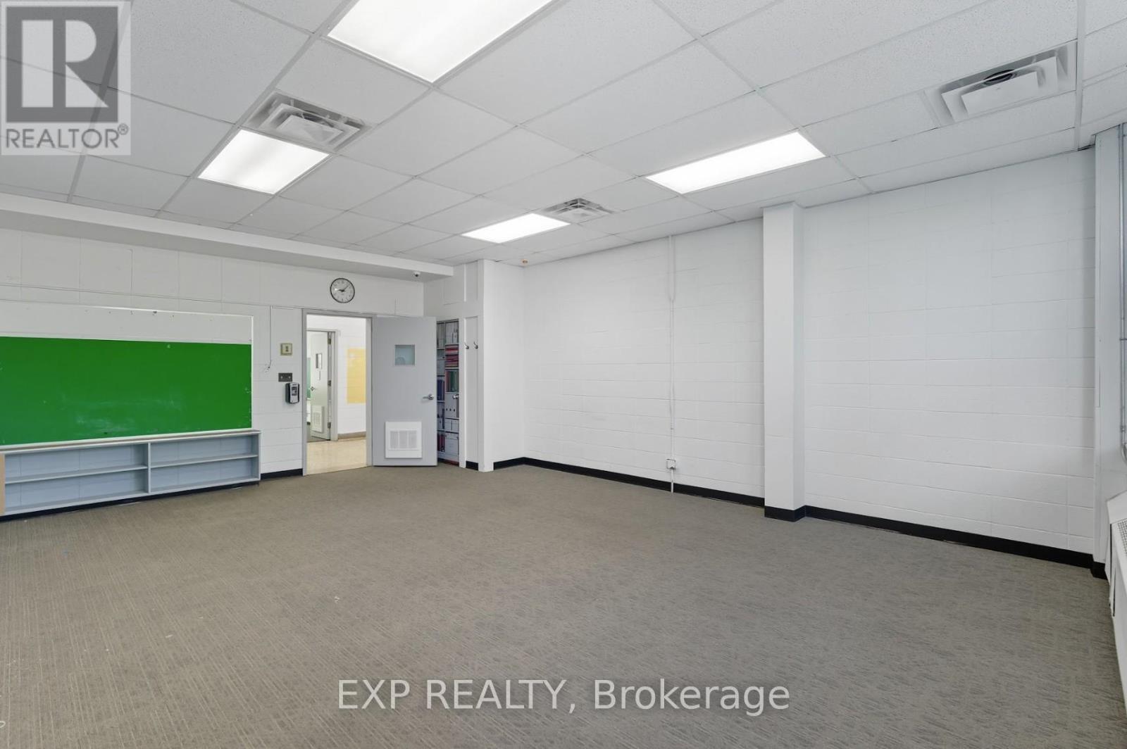 Institutional Special Purpose for Rent in Ottawa – 2ND & 3RD FLOOR – 641 SLADEN AVENUE, Ottawa – MLS# X12496692 - Image 34