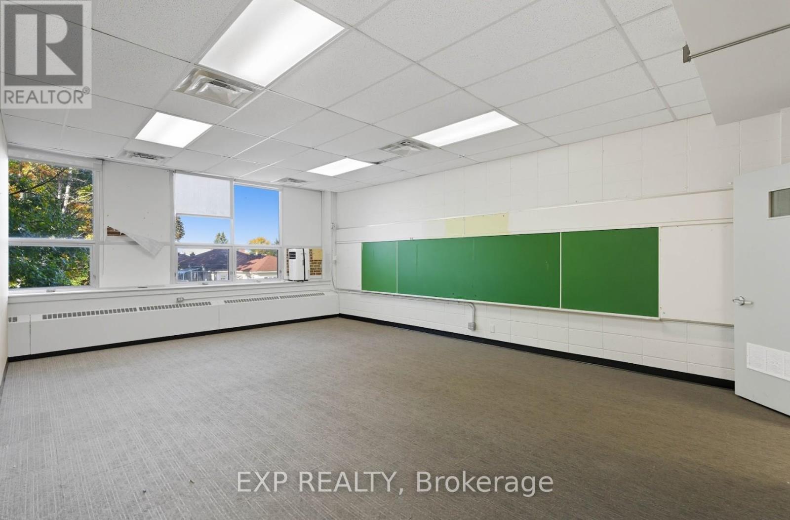 Institutional Special Purpose for Rent in Ottawa – 2ND & 3RD FLOOR – 641 SLADEN AVENUE, Ottawa – MLS# X12496692 - Image 39