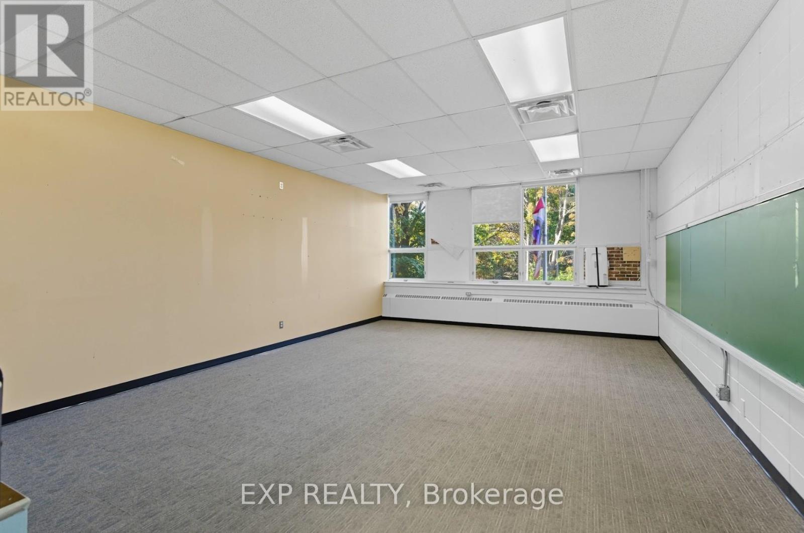 Institutional Special Purpose for Rent in Ottawa – 2ND & 3RD FLOOR – 641 SLADEN AVENUE, Ottawa – MLS# X12496692 - Image 40