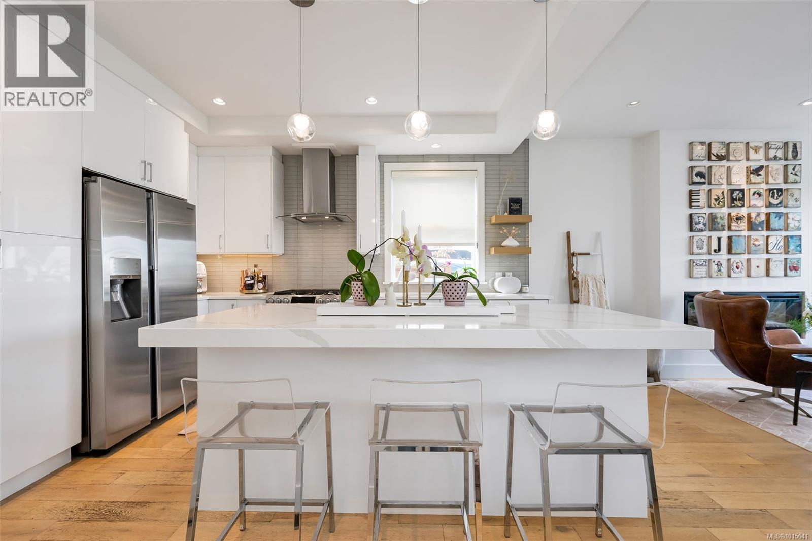 1040 Colville Rd, Esquimalt