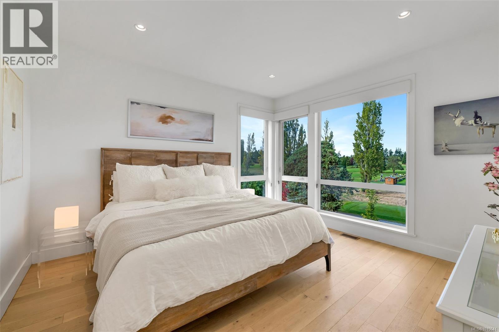 1040 Colville Rd, Esquimalt