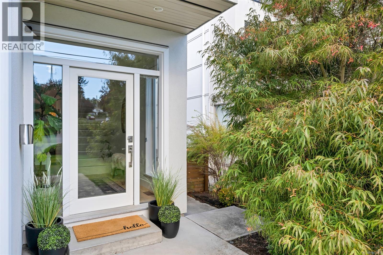 1040 Colville Rd, Esquimalt