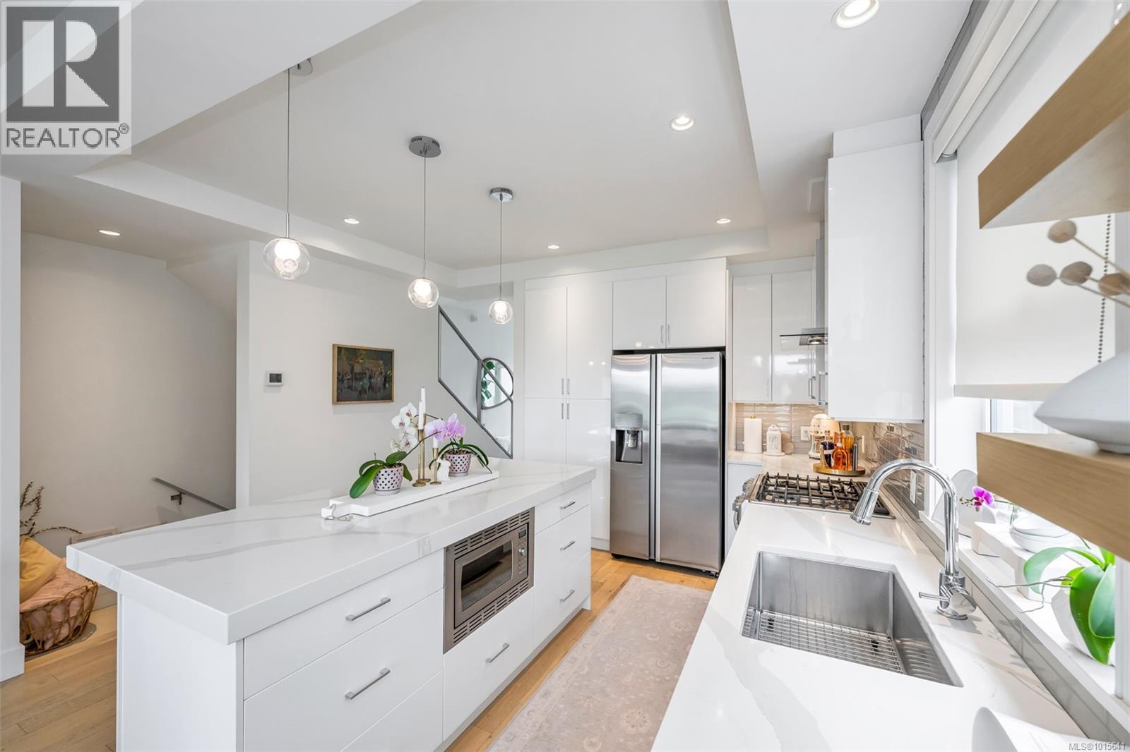 1040 Colville Rd, Esquimalt