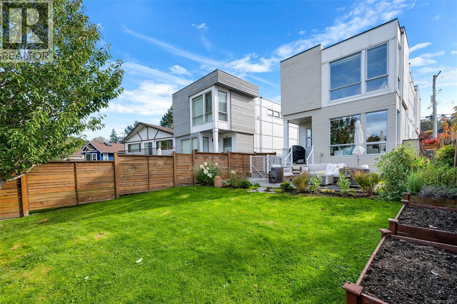 1040 Colville Rd, Esquimalt